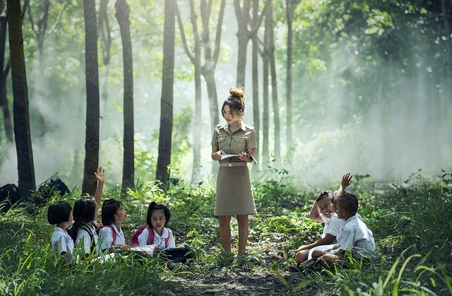 learning-school-outdoor-asia-book